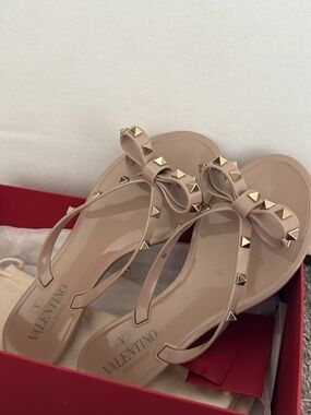 Valentino Nude Bow Rockstud Jelly Thong Sandals